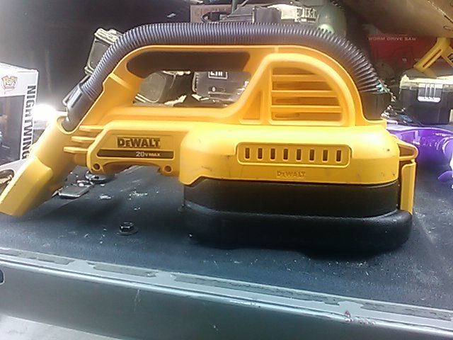 DeWalt DCV517 1/2 gallon Cordless wet/dry vacuum
