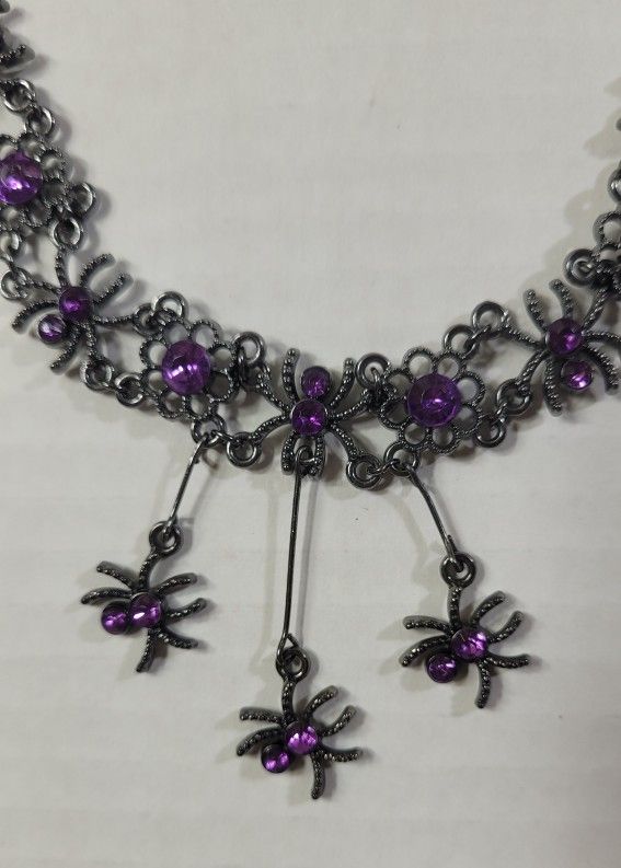 WOMENS HALLOWEEN PURPLE BLACK SPIDER WEB CHOKER NECKLACE AND DANGLING EARRINGS