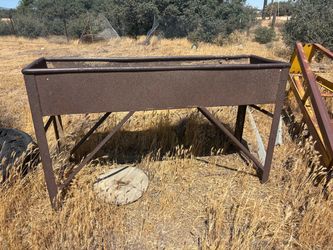 Water/feed trough