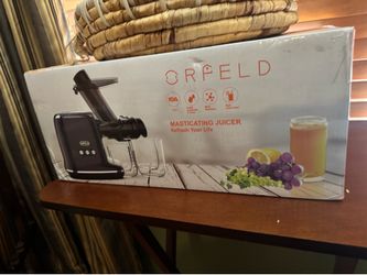 cold press juicer brand new in box