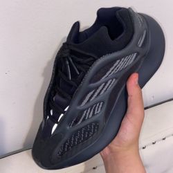 Yeezy 700 REFLECTIVE
