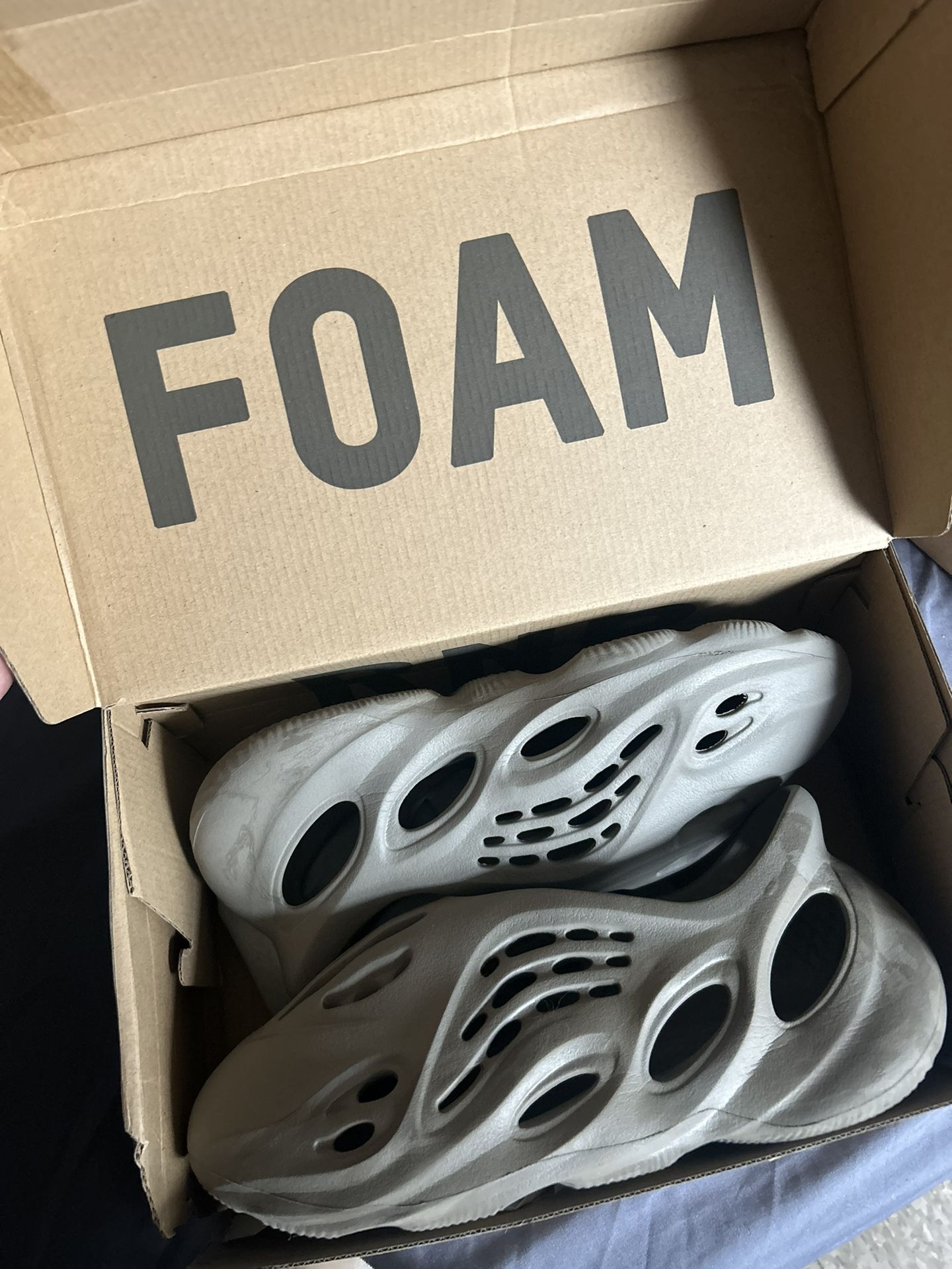 Yeezy Slides & Foam Runners Size 8