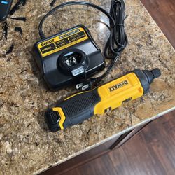 Dewalt 8v Electric Screwdriver (New)