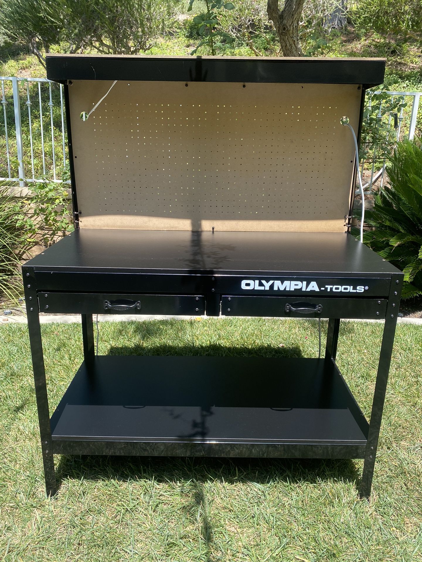 Olympia Tools Steel Multipurpose Workbench With Light And Outlets