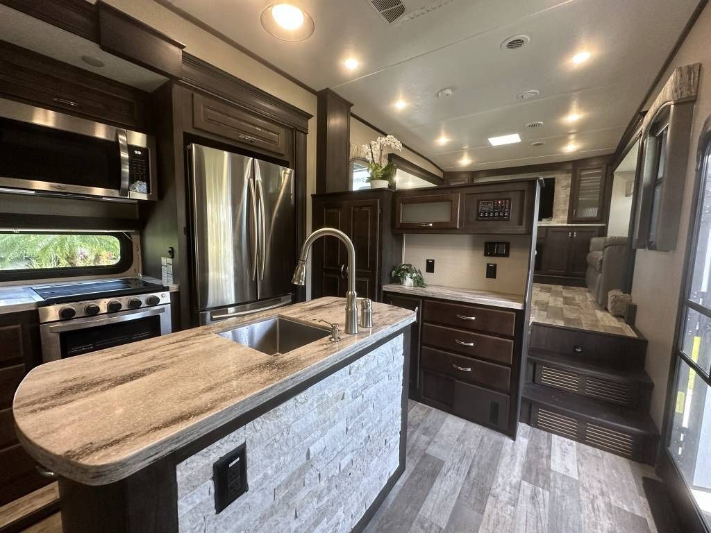 2021 Coachman 344FL