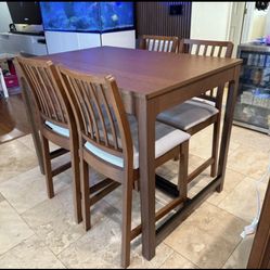 Counter Height Table & Chairs