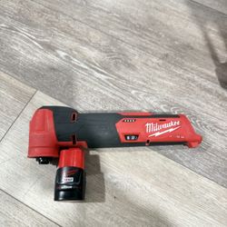 Milwaukee Fuel M12 Multitool