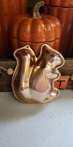 Small Vintage Copper Plated Squirrel Jello Mold🐿