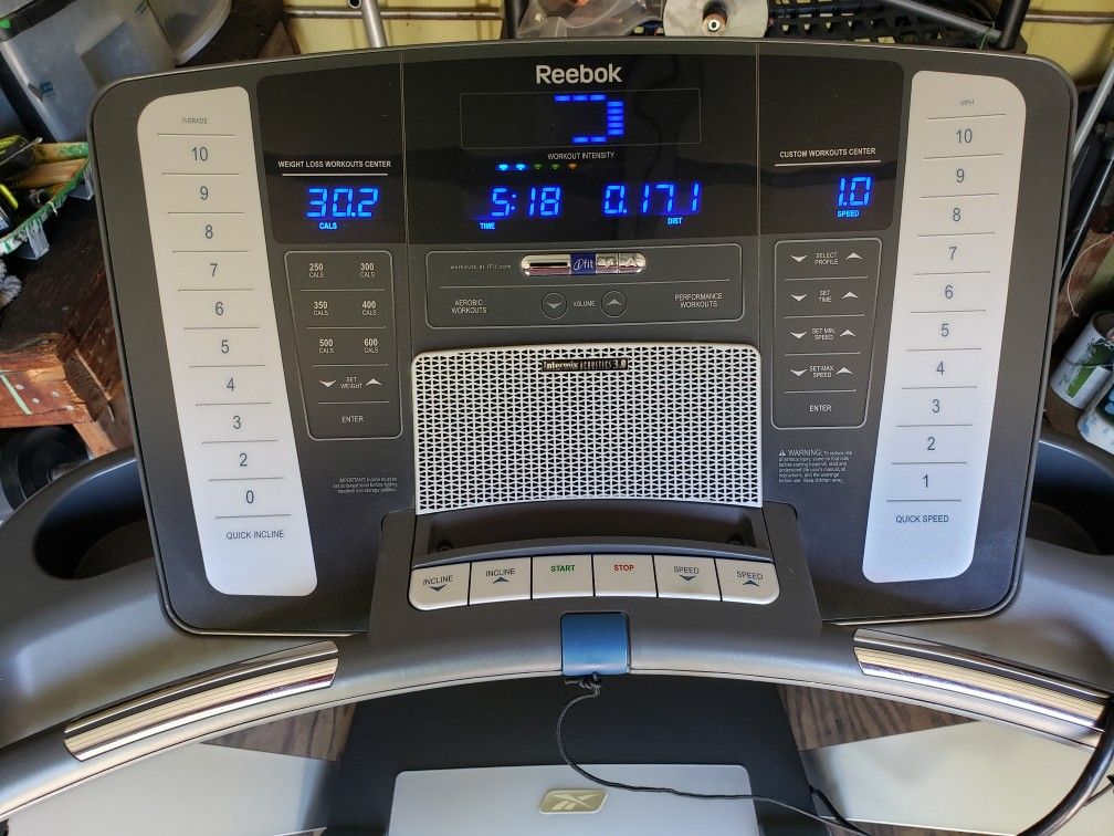 Treadmill Reebok V6.8 Model 300lb user rated for Sale in Valley