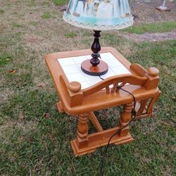 Table / Lamp & Magazine  Rack