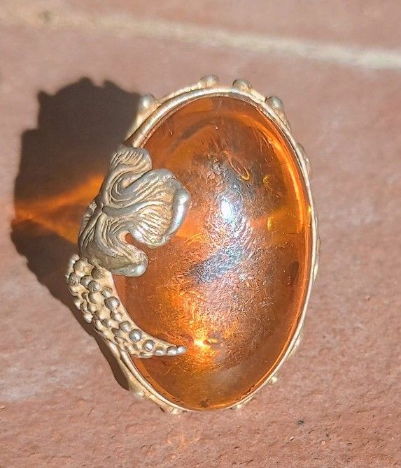 BEAUTIFUL VINTAGE AMBER & SILVER RING
