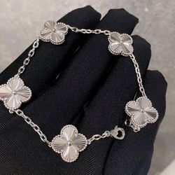 Van CIeef White Gold Bracelet 