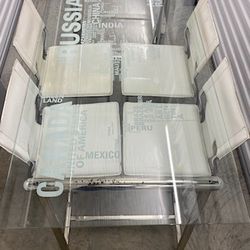 Dining Room and 4 Chairs 