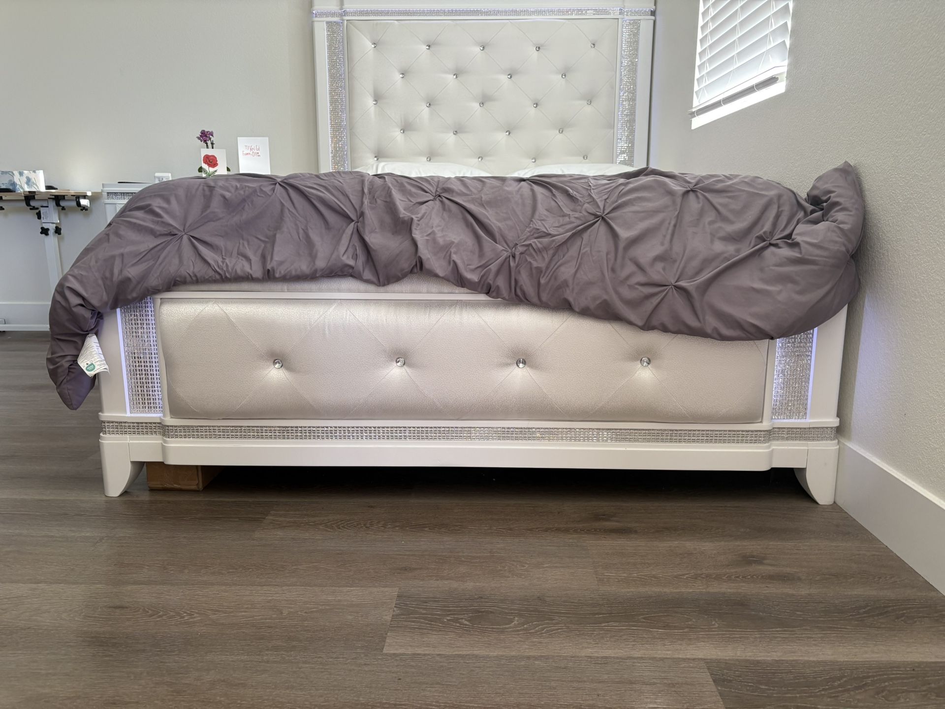 Zero Gravity Bedroom Set