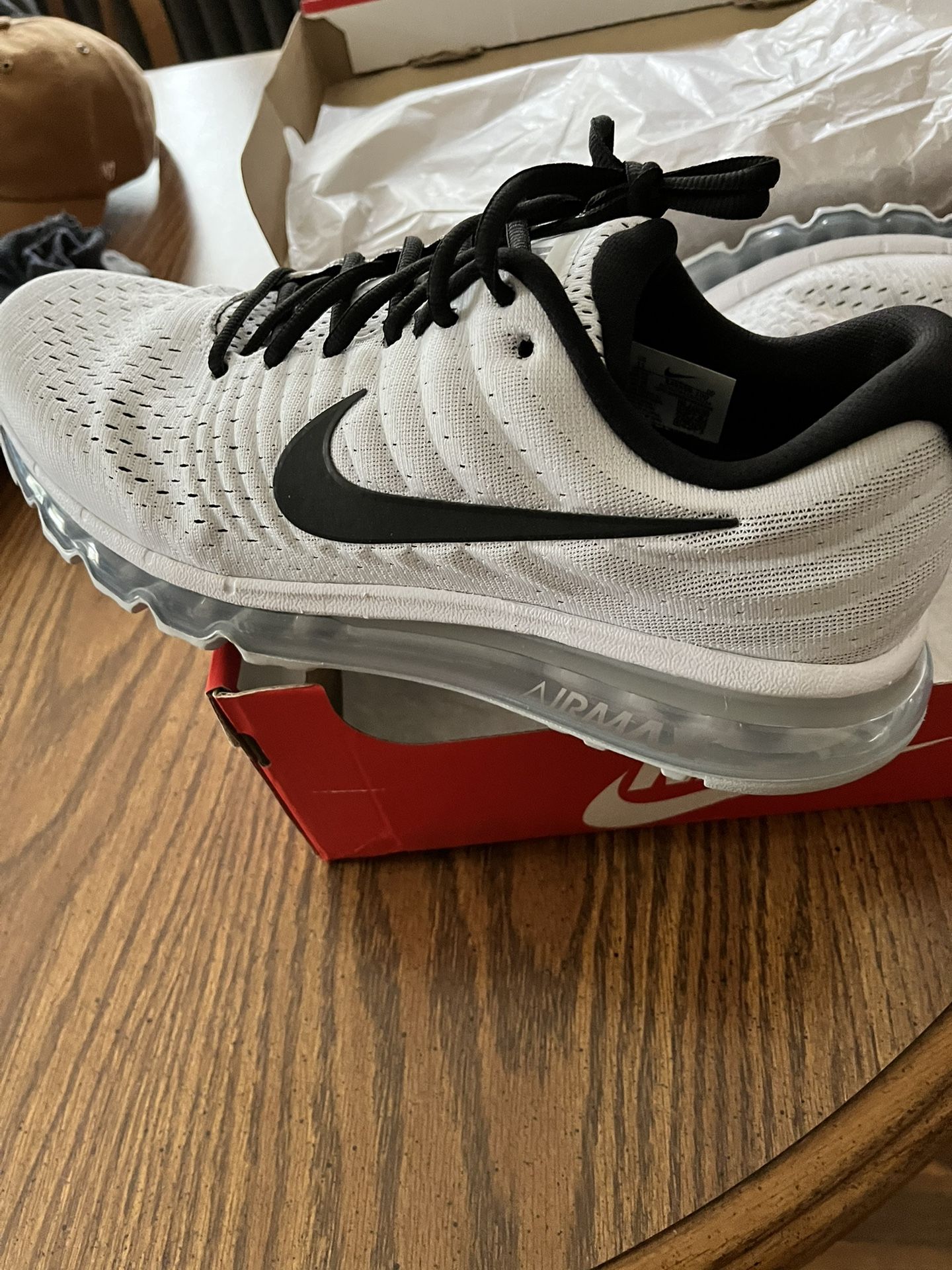 NIKE AIR MAX 2017. Men’s Size 11. White & Black. Brand New.