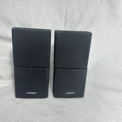 2 Bose Double Dual Cube Speakers Acoustimass Lifestyle Mountable Surround Black