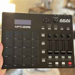 Akai MPD226 Midi Pad MPC Beats, Drum Synth 500 from AIR, Ableton Live Lite, Software Preset