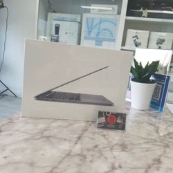 2020 Mackbook Pro 1.4/8/512SD. (Please Read Description) 