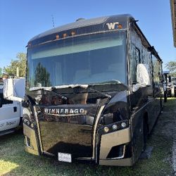 2022 Winnebago Forza 36H