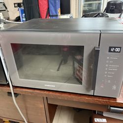 Samsung 1.1 Cu. Ft Countertop Microwave 