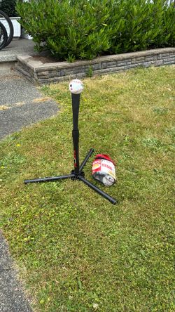 Flexible Tee Ball Holder and Soft Tee Baseballs