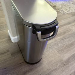 Simple Human Dog Food Container