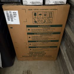 Maytag 24-in Top Control Built-in Dishwasher With Third Rack Very Quiet 44 Decibel New In Box