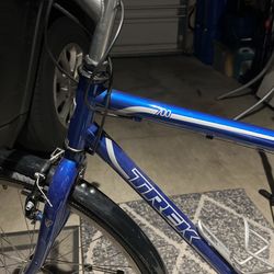 Trek 700 Hybrid Commuter Bike