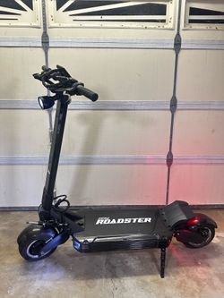 Electric Scooter EMOVE ROADSTER FULL Carbon Top speed 80Mph + , 72 Miles range