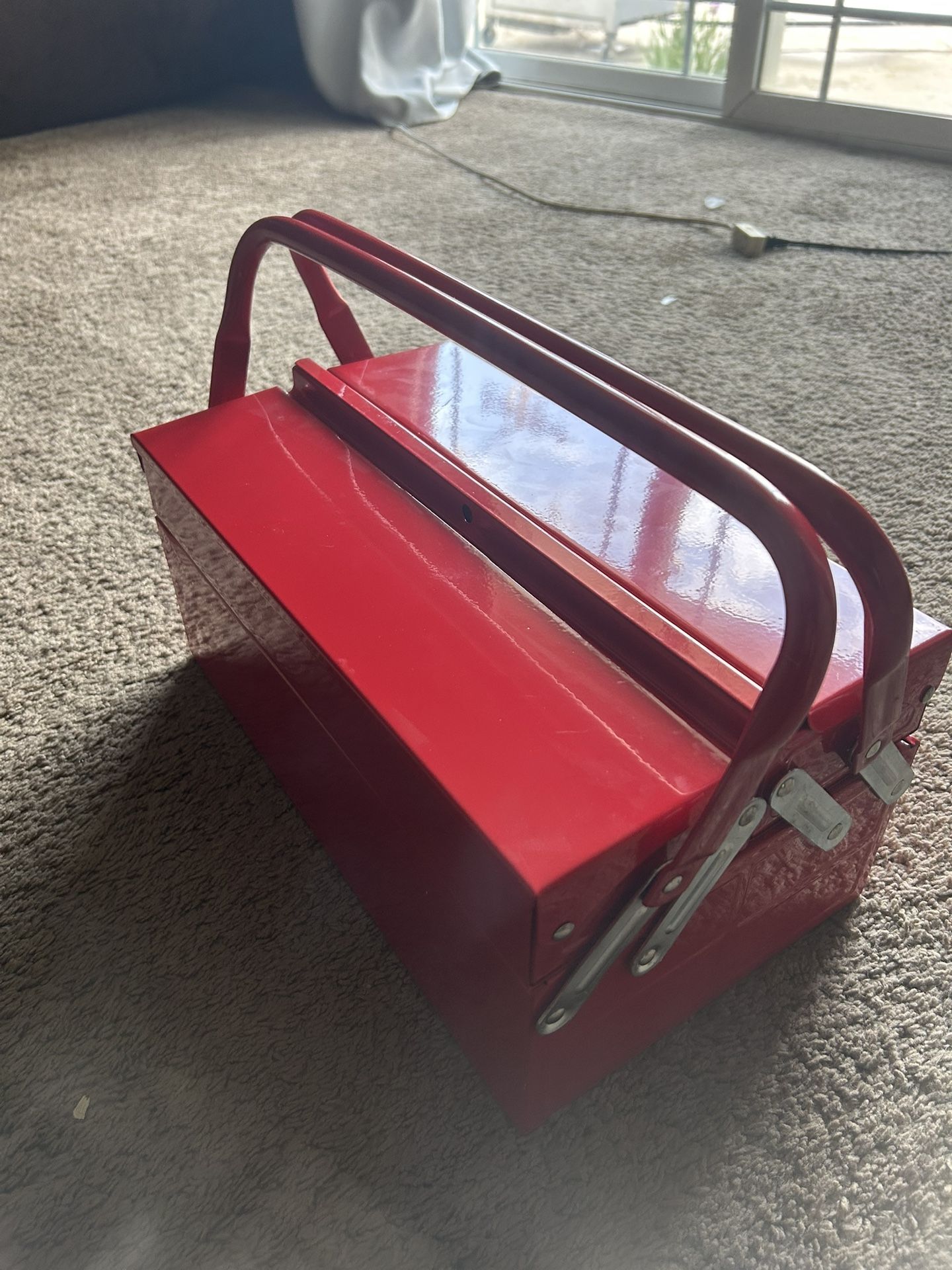 METAL TOOL BOX