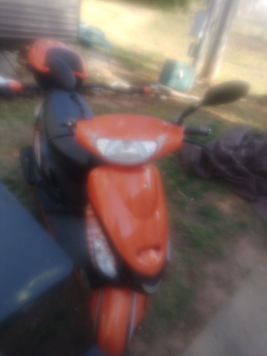 2025 50CC MOPED VERY GOOD CONDITION