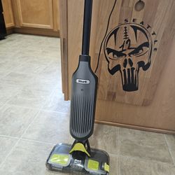 Shark Cordless VAC mop 