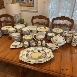 Villeroy & Boch French Garden Valence Complete China Set - Like New, Service for 10–12!