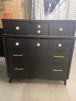 Antique/Collectible Dresser Set