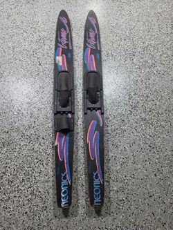 Neonics Extreme Concave Water Skis