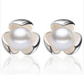 Pearl/silver Earrings - Brand New