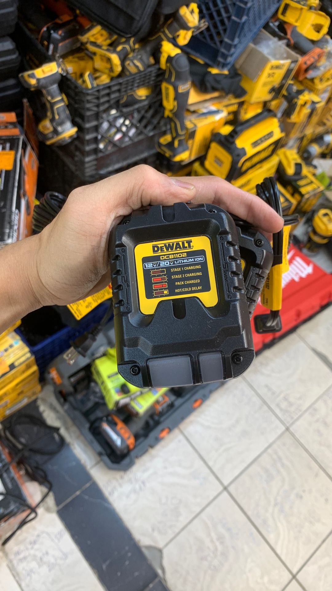 Dewalt 20v/12v Charger Small 20v Charger 