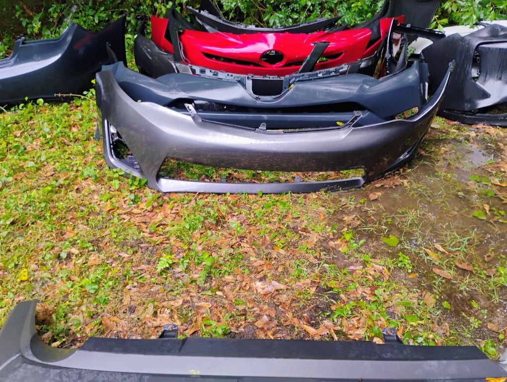 New Car Back And Front Bumpers