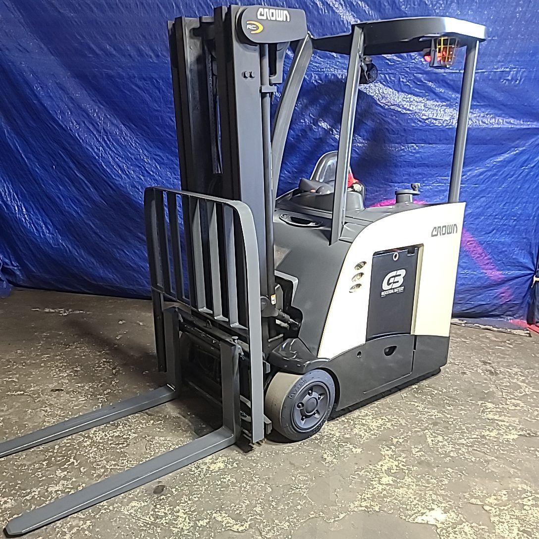 2016 Crown Electric Stand Up Forklift RC5535 30 With New Battery 12