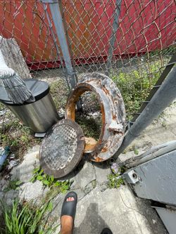 Cast iron septic tank lid & cover - 2 available