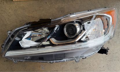 Honda accord drivers headlight