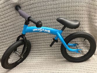 Kids blue balance bike bicystar