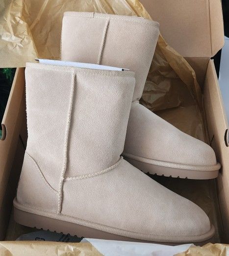 Koolaburra by UGG Women's Short boots size 10