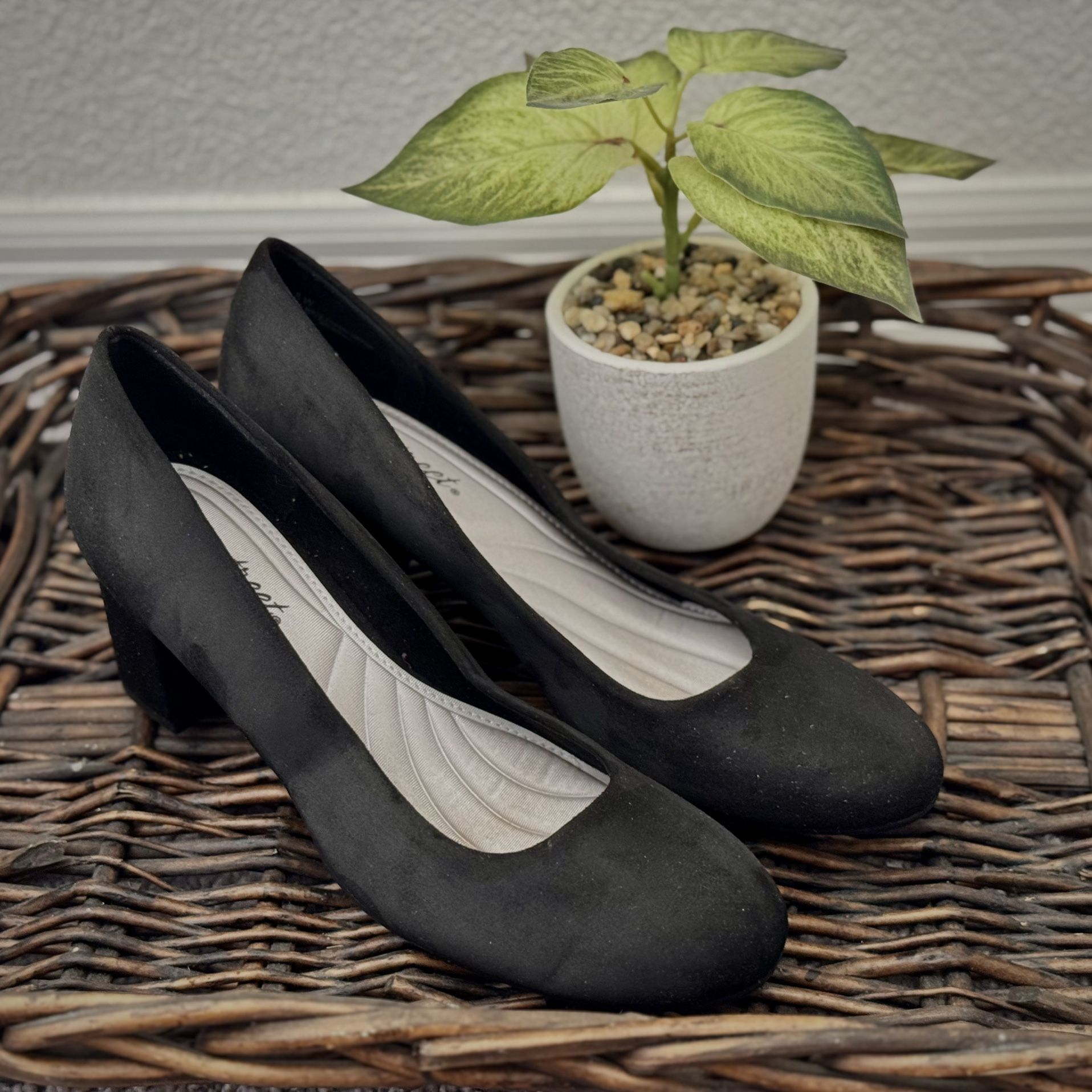 Size 8 Easy Street Proper Women's High Heels