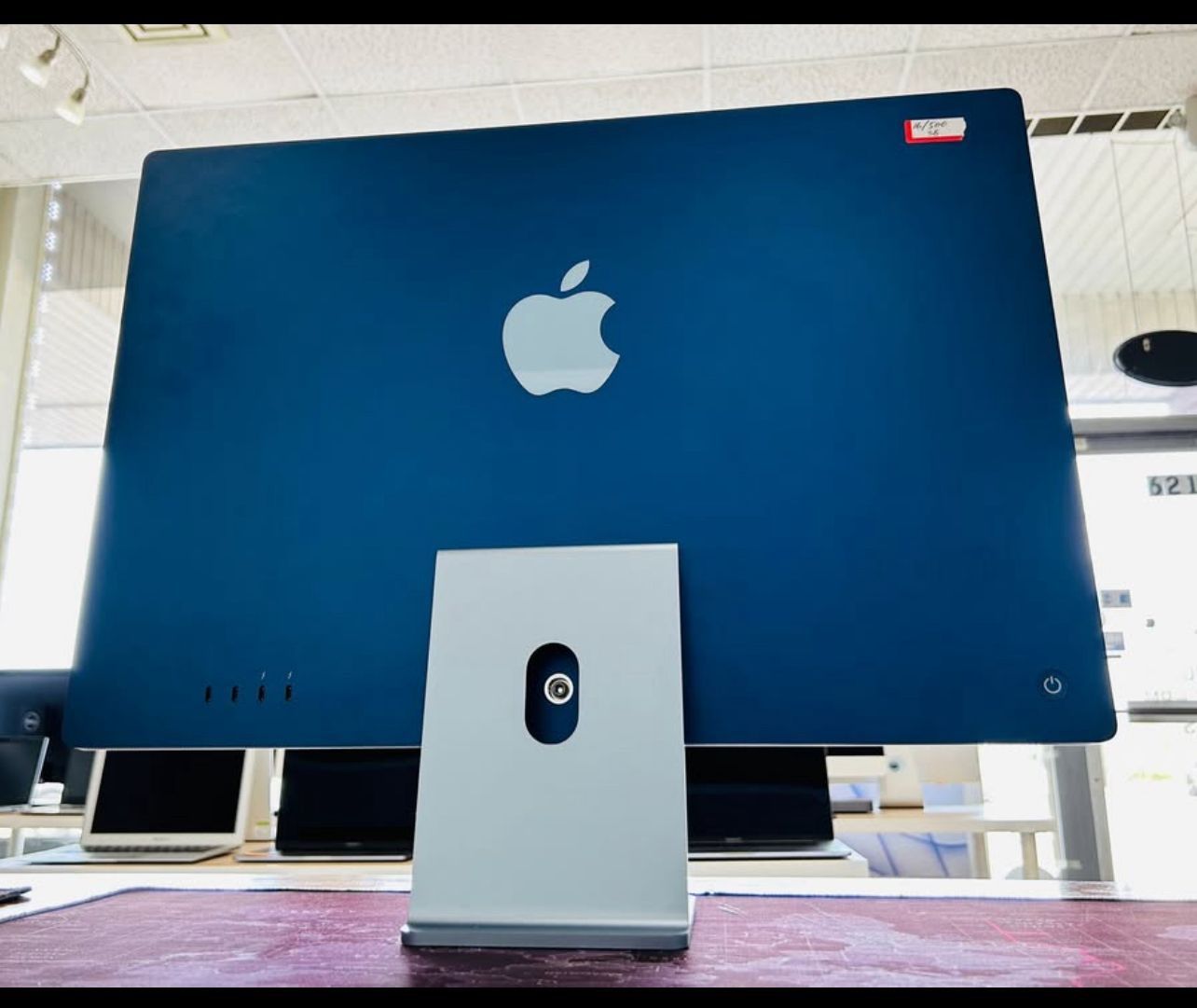 Apple iMac 24” 2021 M1 16GB RAM 500GB SSD Like New Fully Functional