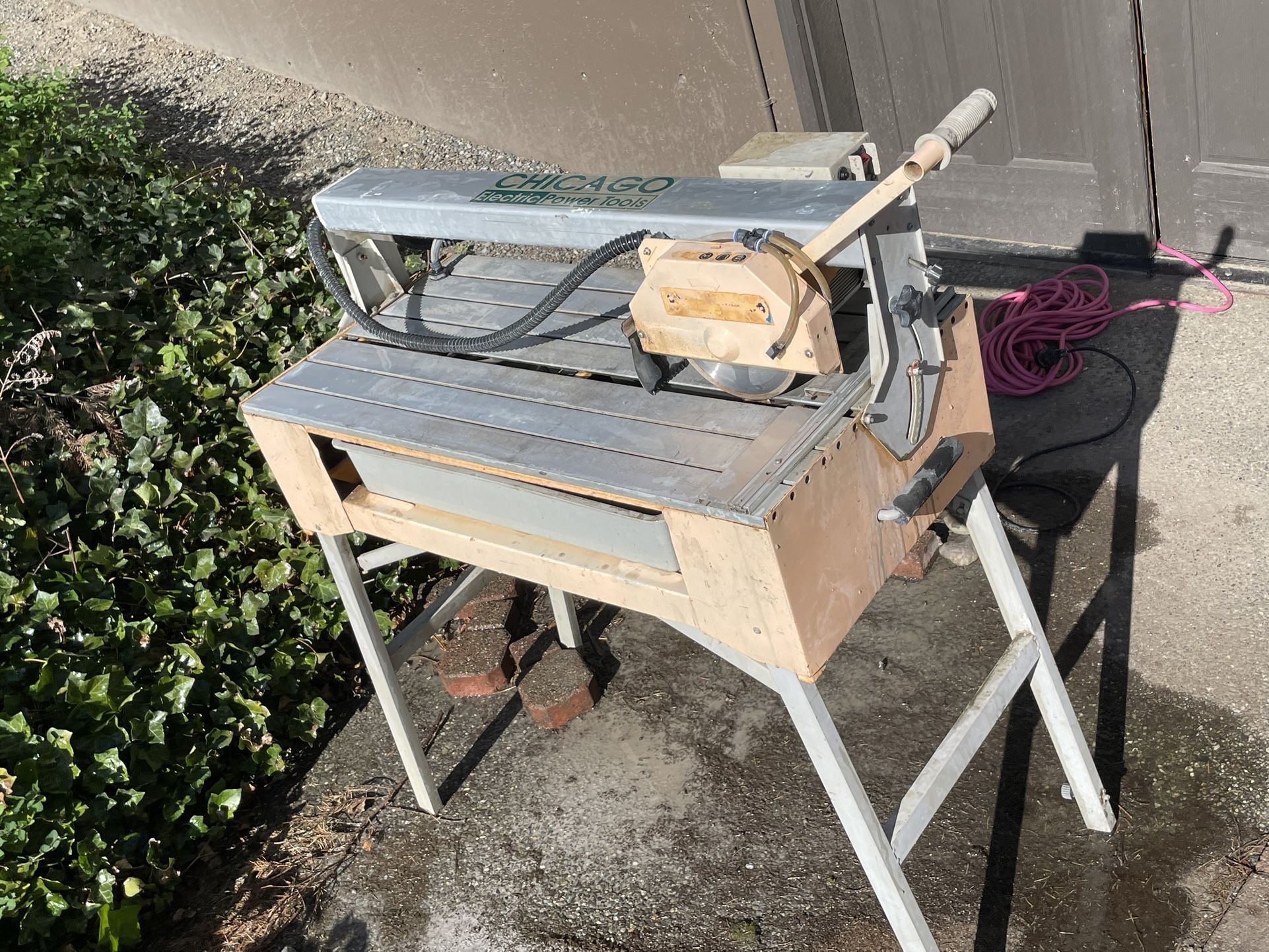 Tile Saw - Chicago Electric Wet Bridge Saw