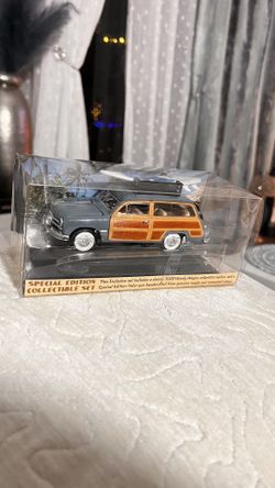 Die Cast 1949 Ford Woody Wagon Surfboard SunnySide
