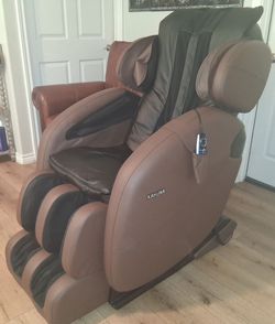 Kahuna zero gravity massage chair great working condition