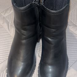Womens  Black boots size 7