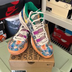 NIKE KYRIE 8